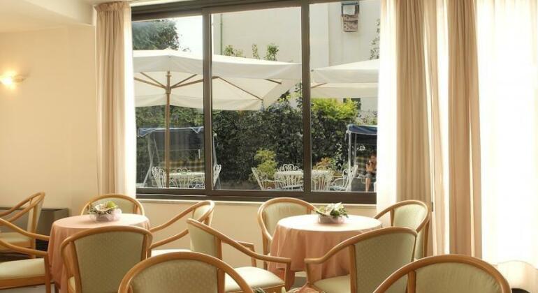 Hotel Helios Diano Marina - Photo3