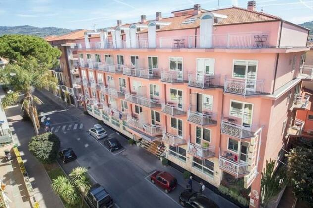 Hotel Sasso Diano Marina - Photo2