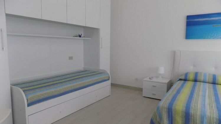 Excelent Two-Rooms Apartment - Photo3