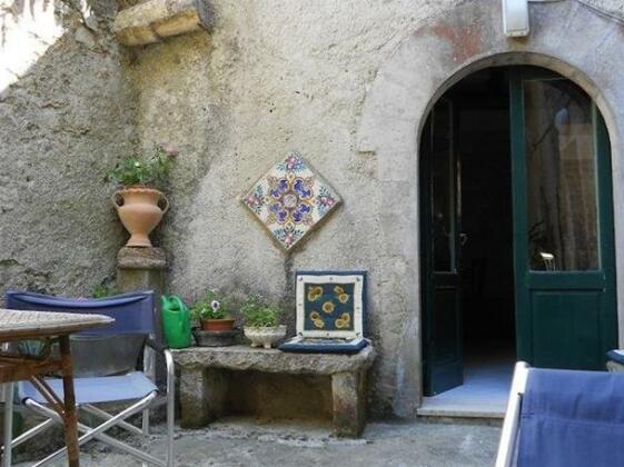 The House of Baron - Photo2