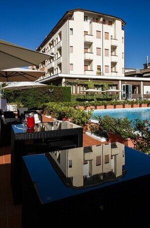 Hotel Touring Falconara Marittima - Photo2