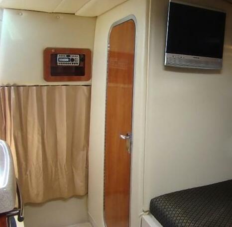 A Suite Boat - Photo4