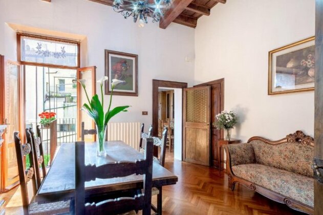 Exclusive Palazzo Schifanoia Apartment - Photo2