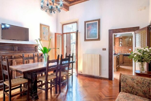 Exclusive Palazzo Schifanoia Apartment - Photo3
