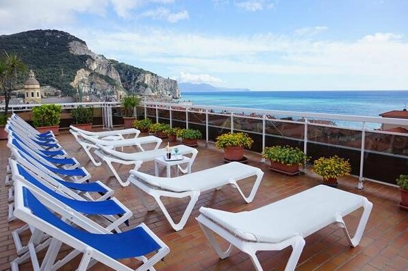 Hotel Careni - Photo2