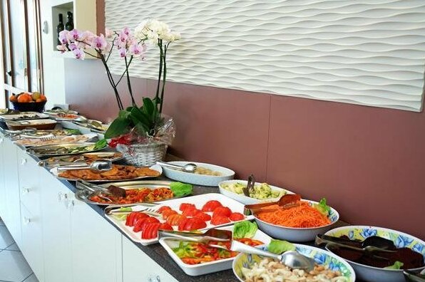 Hotel Careni - Photo4