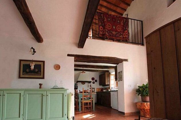 Detached 5 bedroom villa with pool in Lunigiana in Northern Tuscany - Photo2