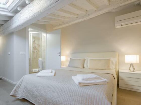 Beautiful Pitti Palace 2 Bedroom Apartment