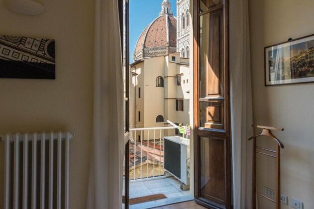 CHARMING 2BED APARTMENT overlooking DUOMO - Photo3