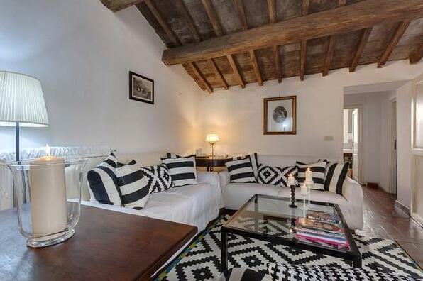 Historical Apartment From 16 th Century - Photo4