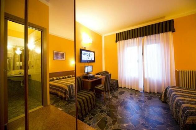 Hotel Ester - Photo4