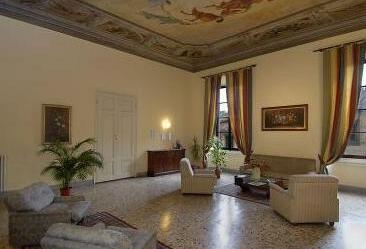 Luxury Suites Florence - Photo4
