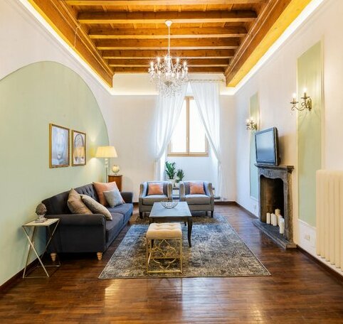 NEW - A Florence Palace - 4 bedroom apartment AC