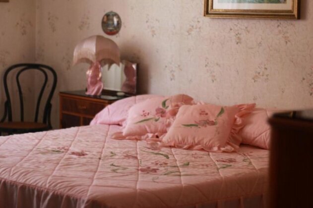 White and pink rooms - Photo2