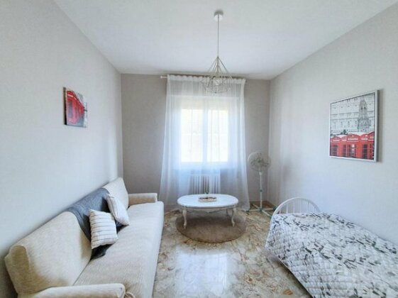 Appartamento con tre camere zona Caserma/Stazione - Photo2