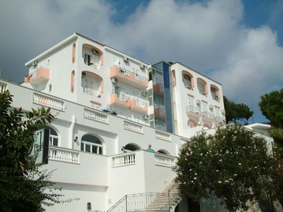 Hotel La Ginestra Forio
