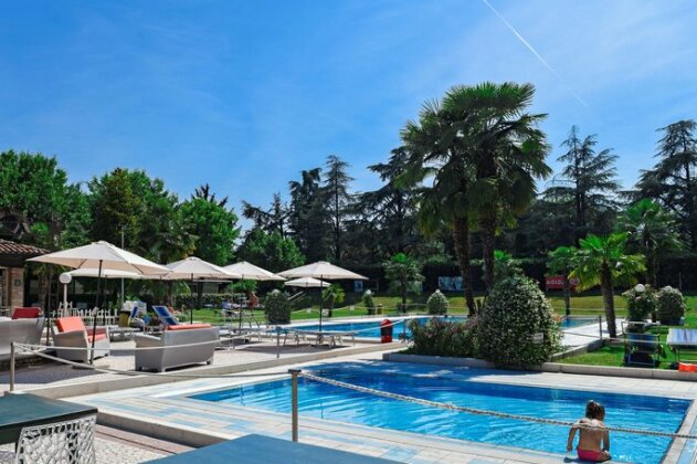 Best Western Plus Hotel Modena Resort - Photo2