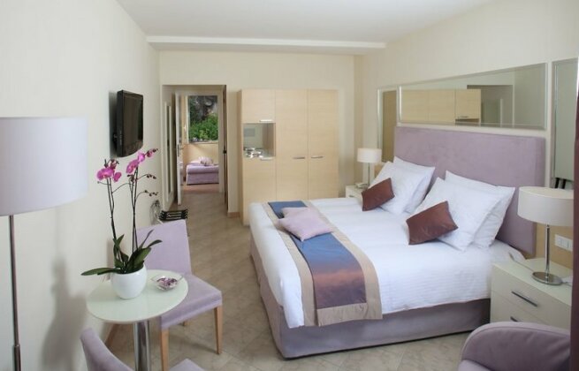 Crystal Sea Hotel - Photo5