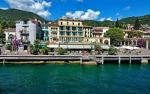 Hotel Du Lac Gardone Riviera - Photo2