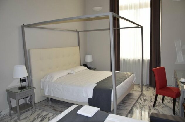 Hotel De Ville Genoa - Photo2