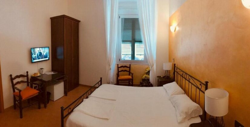 Virginia's Rooms Genoa - Photo3