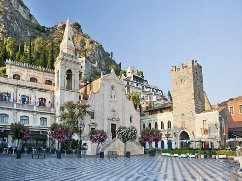 Emily House Giardini Naxos
