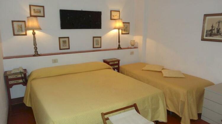 Hotel Villa Mora - Photo4