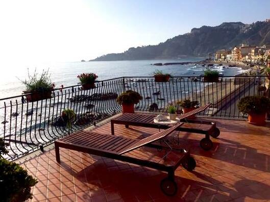 Miriam Sea Front Apartment - Photo3