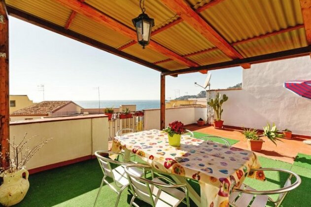 Seaview Terrace Sunny Apartment - Photo2