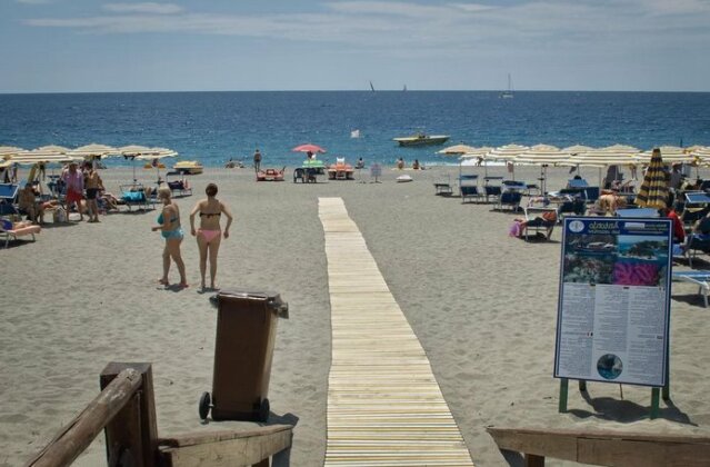 Taormina Studio Apartments - Photo2
