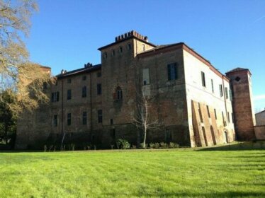 Castello Sannazzaro B&B