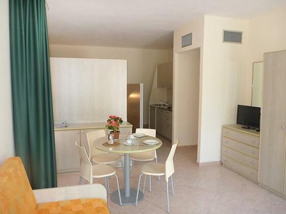 Apartment Imperia 8 - Photo5