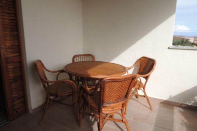 Isola Rossa Aparment Air Con & WiFi - Photo4