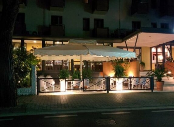 Hotel Gambrinus - Photo2