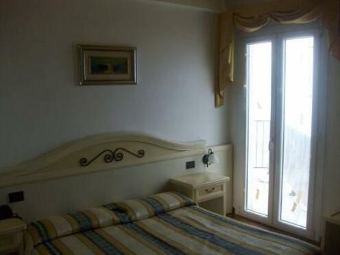 Hotel Mondial - Photo5