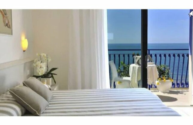 Hotel Plaza Esplanade - Photo2