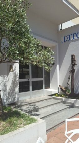 Hotel L'Ancora La Caletta - Photo2