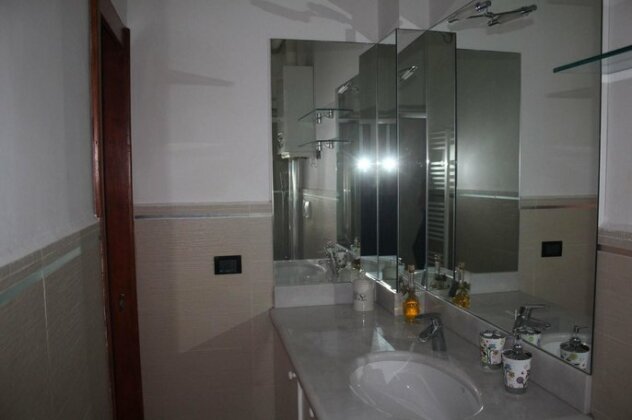 Apartment With 2 Bedrooms in La Spezia With Terrace and Wifi - 12 km From the Beach - Photo2