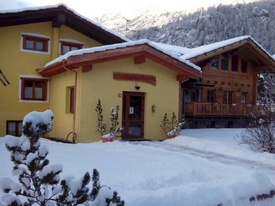 Chalet Alpina Hotel & Apartments