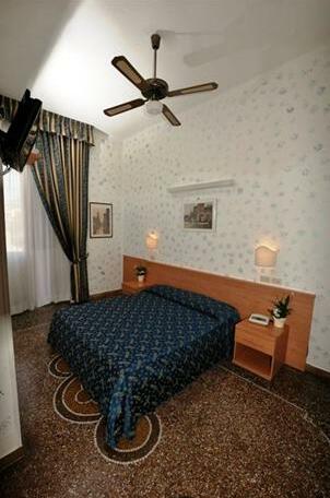 Hotel Miramare Ladispoli - Photo4