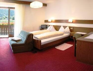 Pension Tannenhof Latsch - Photo4