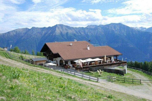Tarscher Almlounge & Berghotel