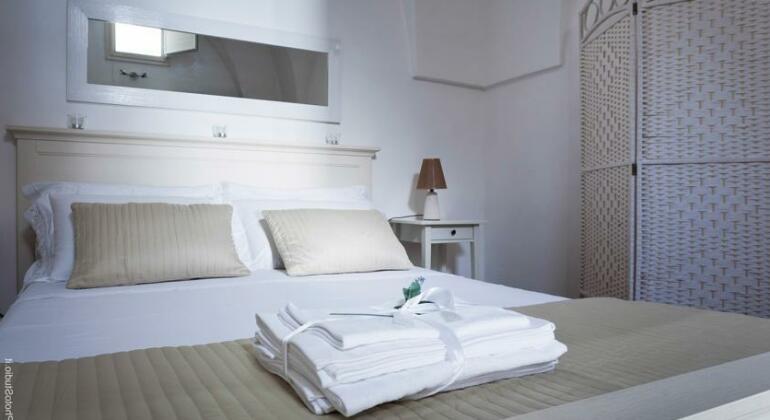Mediterraneo Short Lets - Photo3