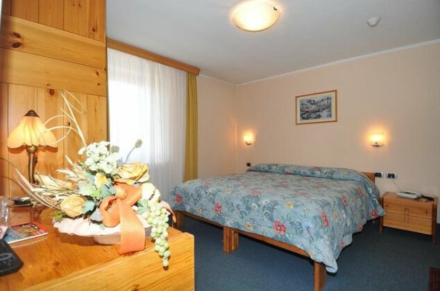 Hotel Croce Bianca Livigno - Photo3