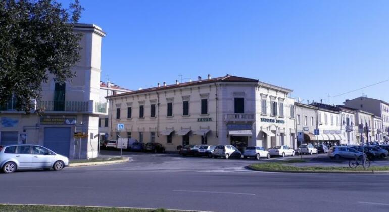 Hotel Stazione Livorno - Photo2