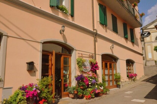 Hotel La Piazzetta Lizzano in Belvedere - Photo2