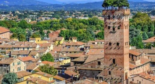 Charming comfortable and spacious apartament in the historic centre of Lucca