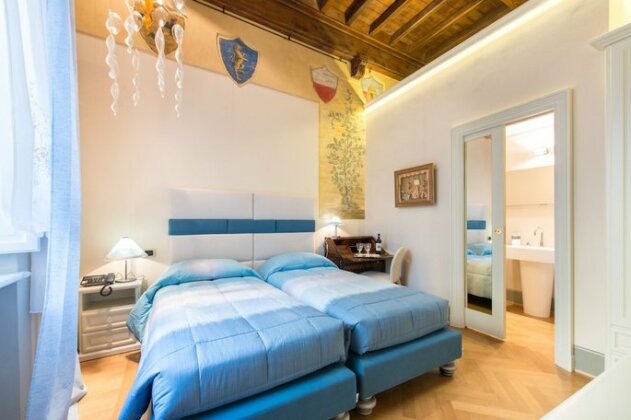 N 15 Santori Luxury Home