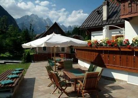 Hotel Valbruna Inn - Photo2
