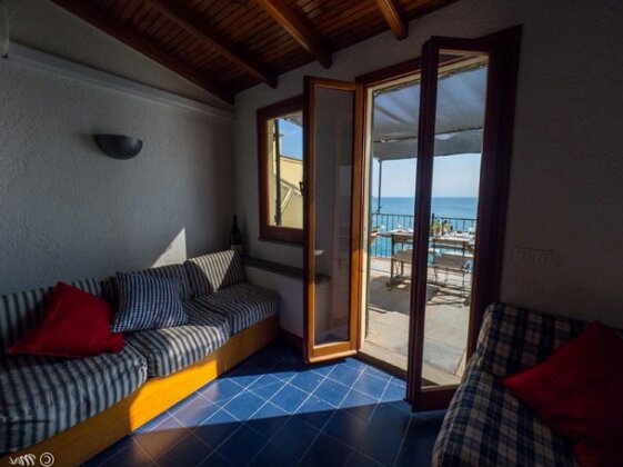 La Lampara Sea View Terrace Apartment - Photo3